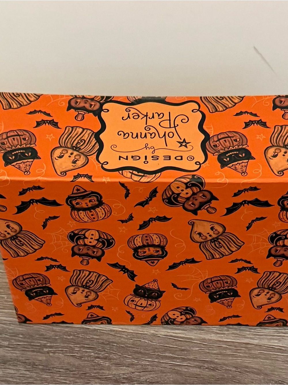 VIRAL!! Adorable 2026 Johanna Parker Ghosts Salt and Pepper Shakers Set- NWT - Picture 4 of 4